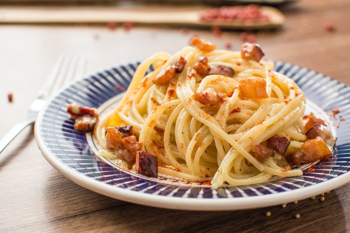pasta with meat on saucer