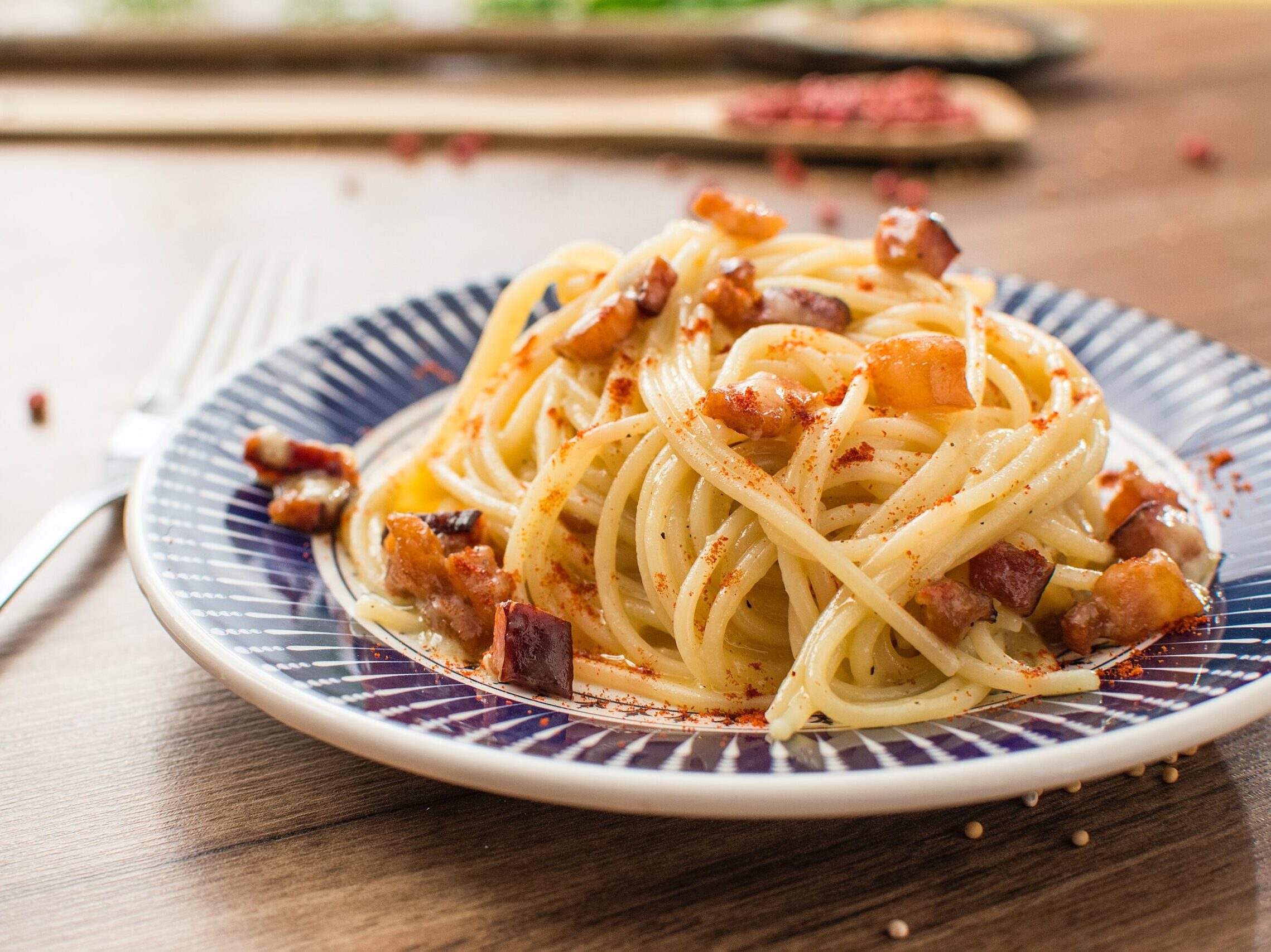 pasta with meat on saucer