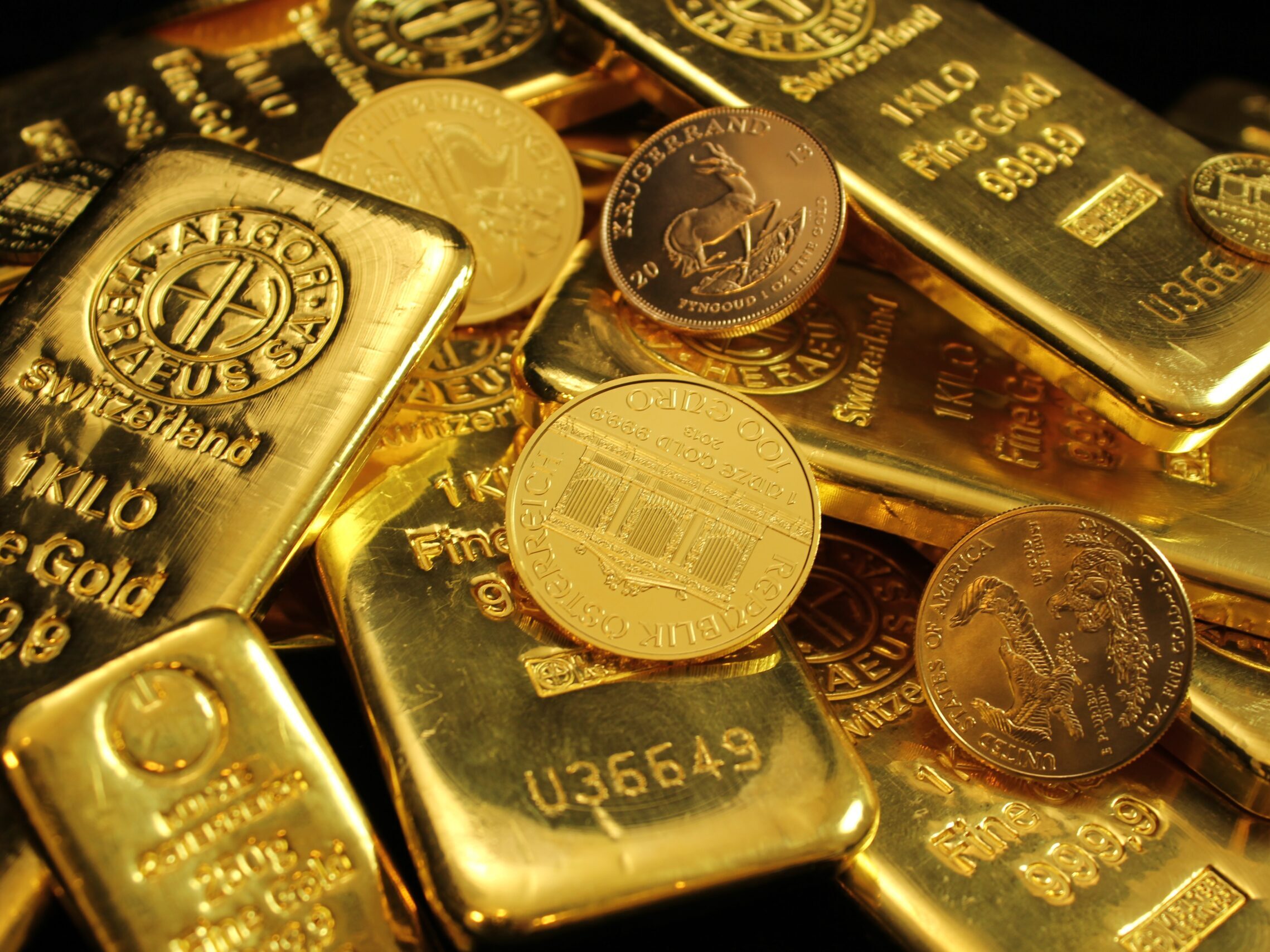 gold and silver round coins