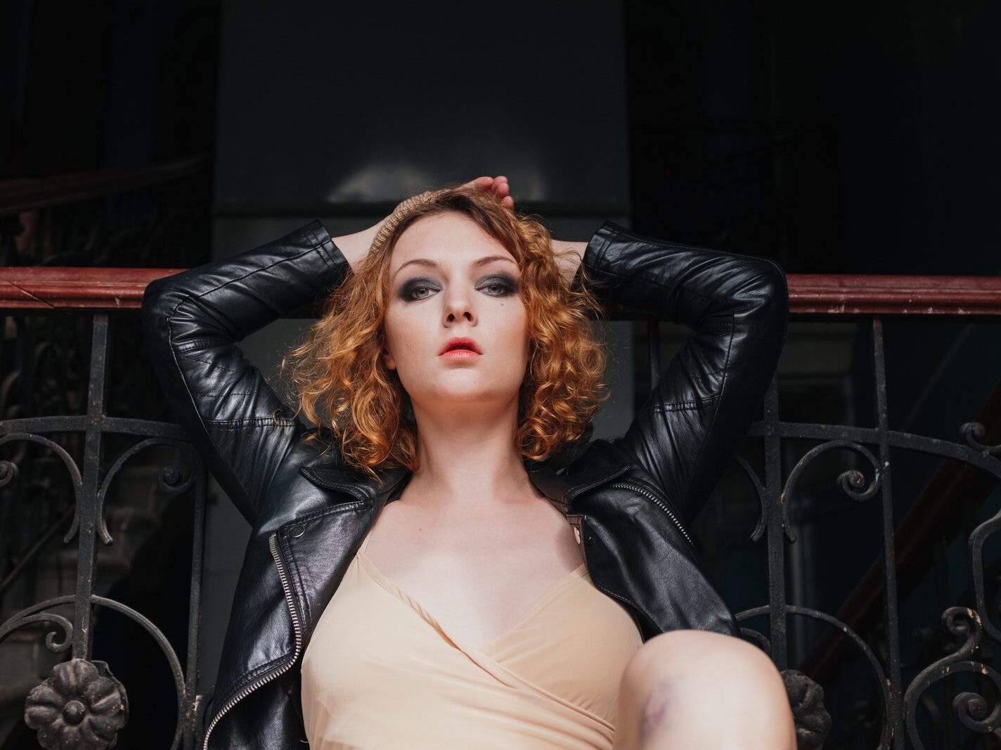 - ČasProŽeny.cz Woman in Black Leather Jacket