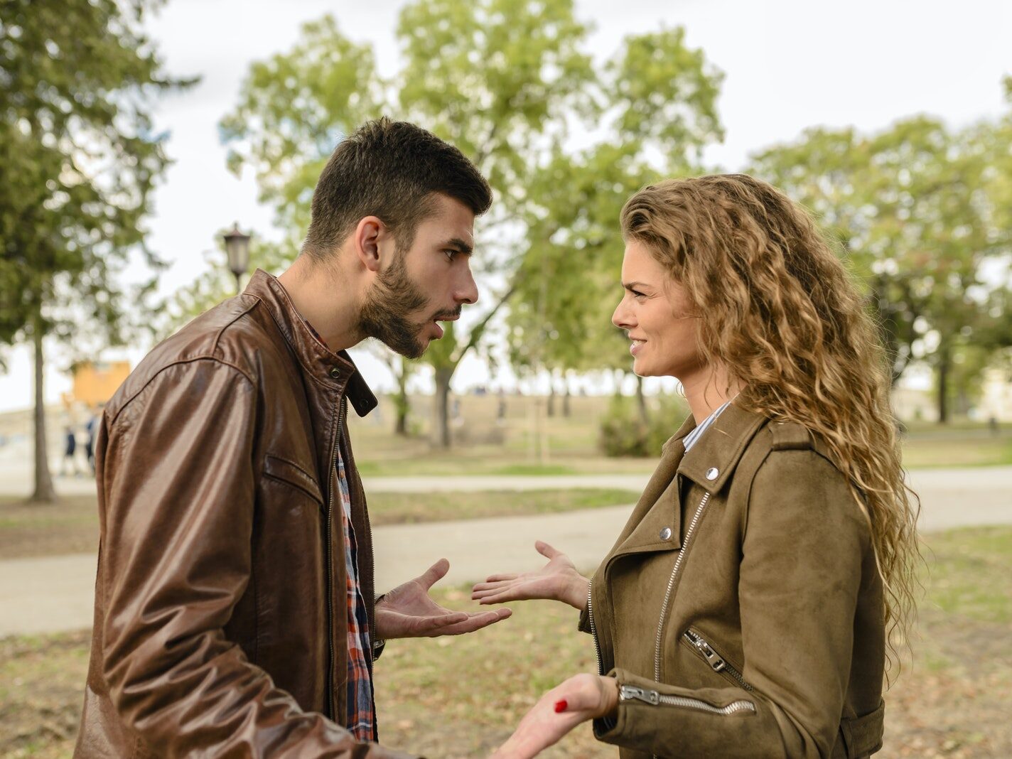 - ČasProŽeny.cz Man And Woman Wearing Brown Leather Jackets