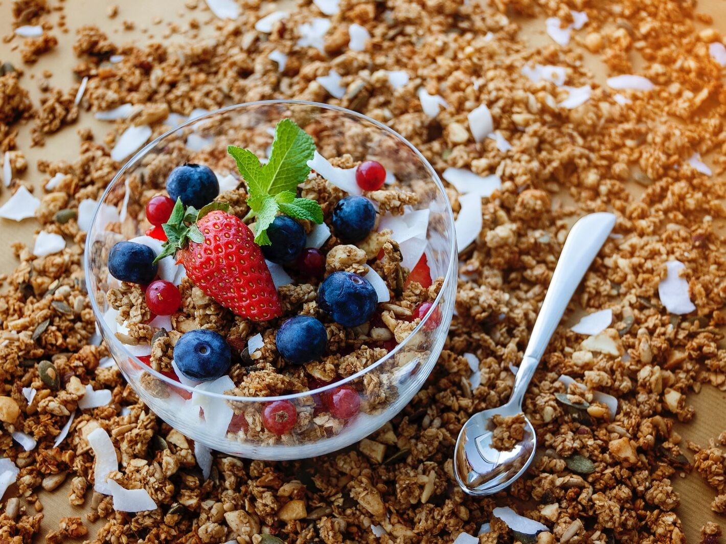 clear glass bowl with cereal