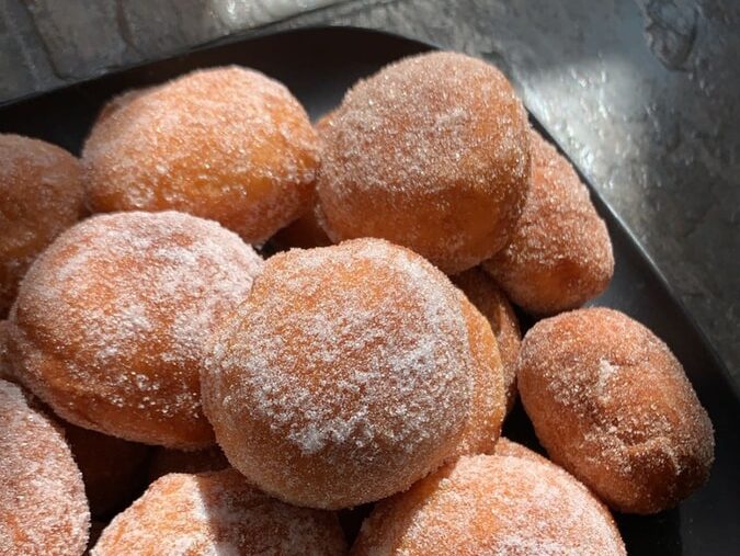 brown bread on black tray