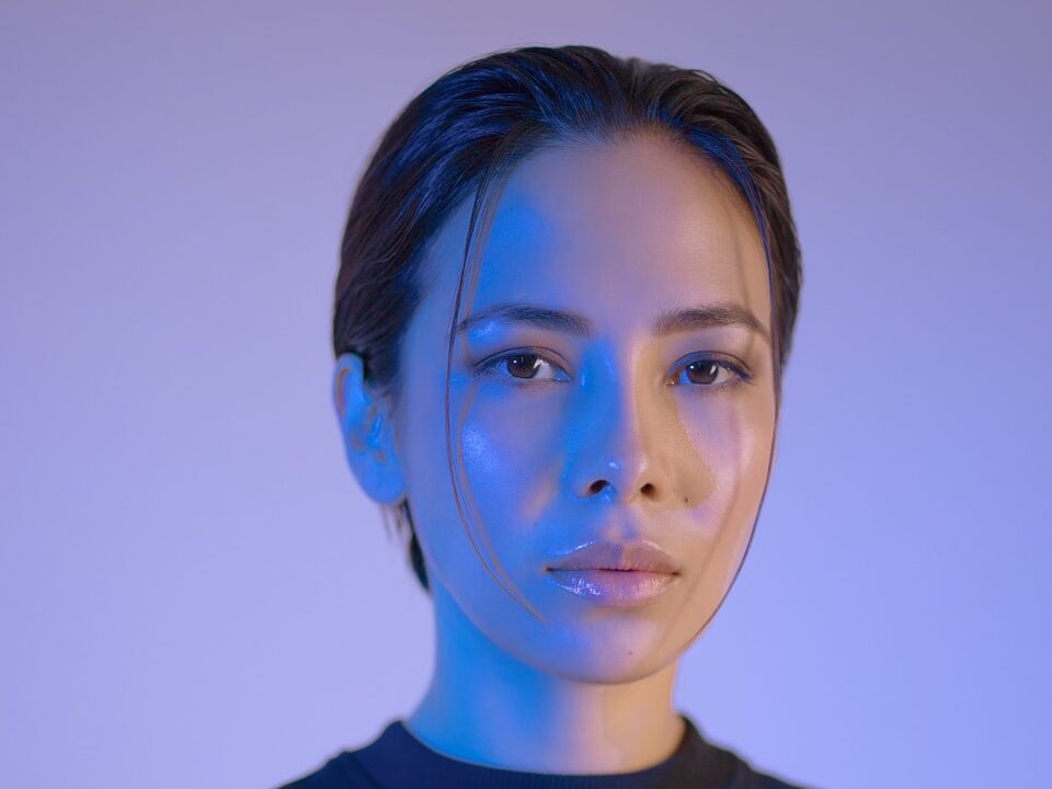 woman wearing black crew-neck shirt