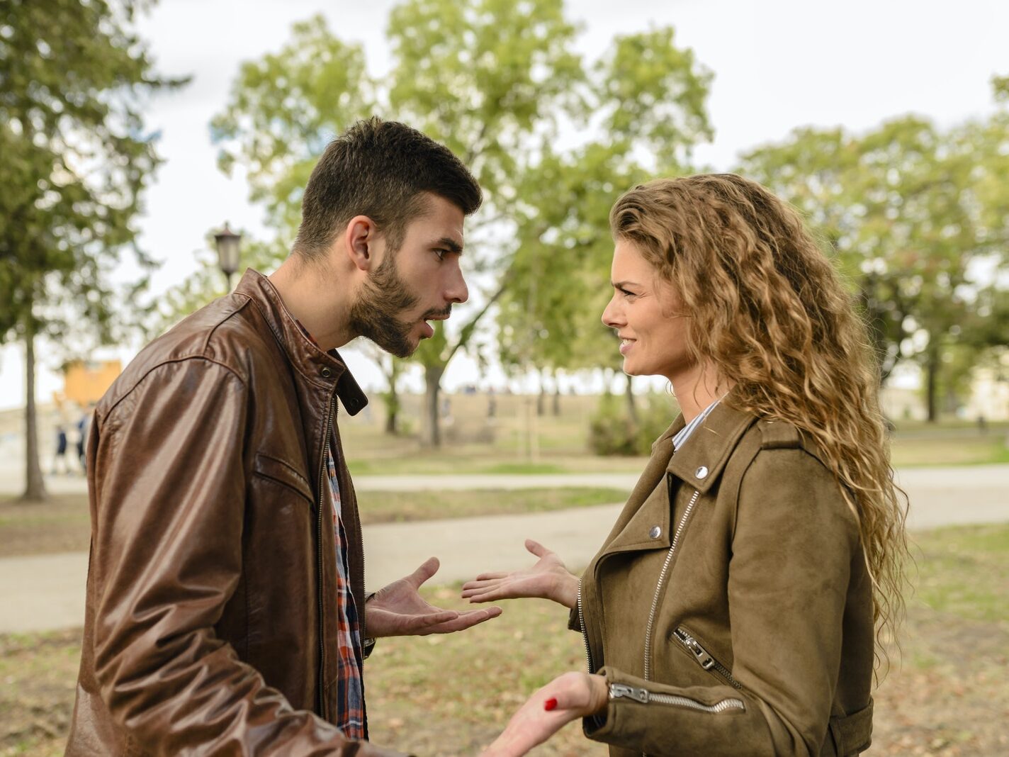 - ČasProŽeny.cz Man And Woman Wearing Brown Leather Jackets