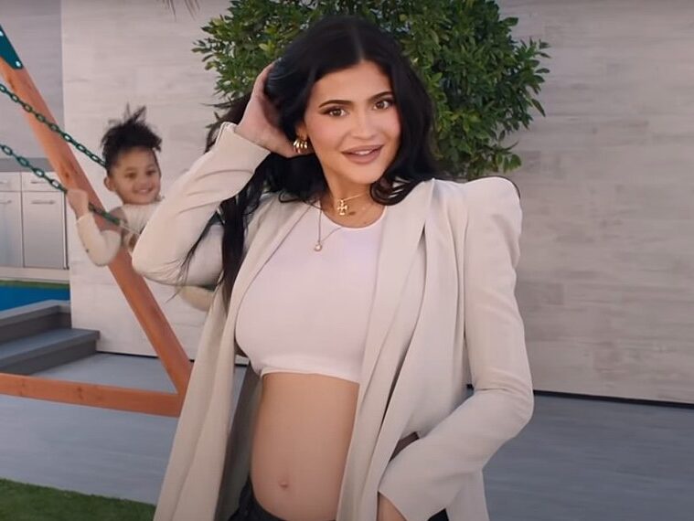 Modelka Kylie Jenner (24) posunula trend průsvitných kalhot na další úroveň