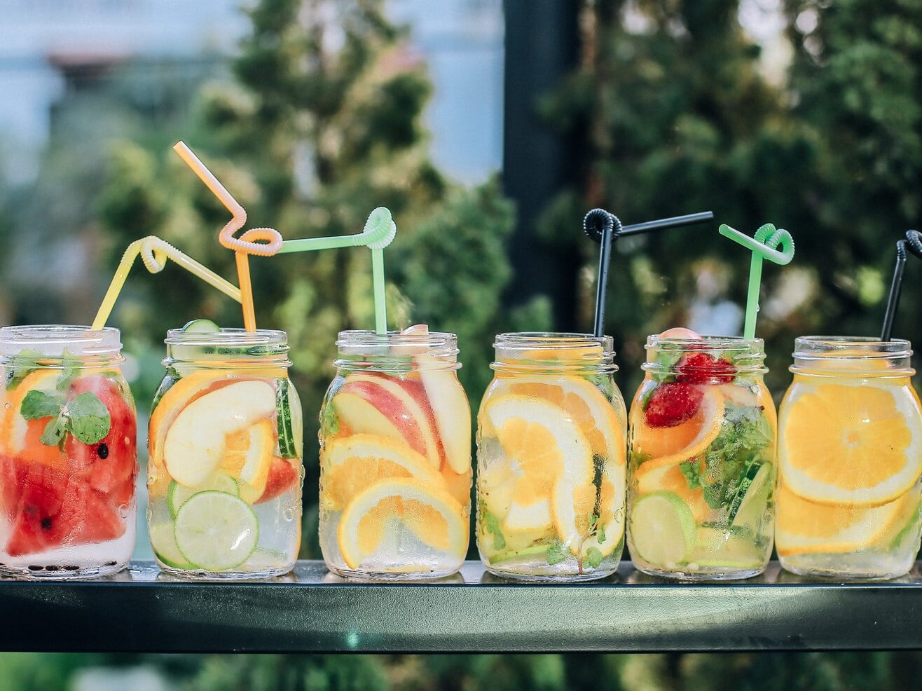 Který nápoj je nejlepší pro hydrataci? Voda to není