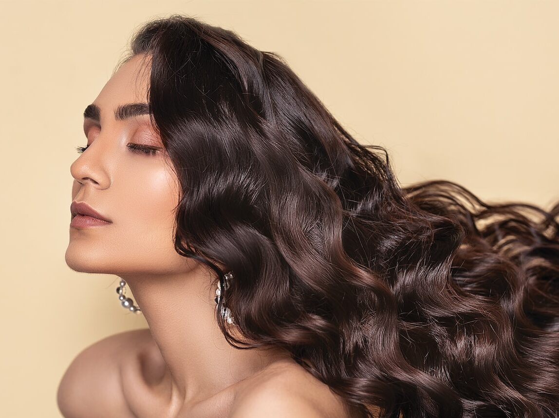 - ČasProŽeny.cz topless woman with eyes closed