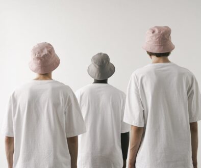 Šatník plný, ale nemáte co na sebe? Pravidlo 3 barev vám ušetří ráno čas a dodá sebevědomí, které vám budou ostatní závidět