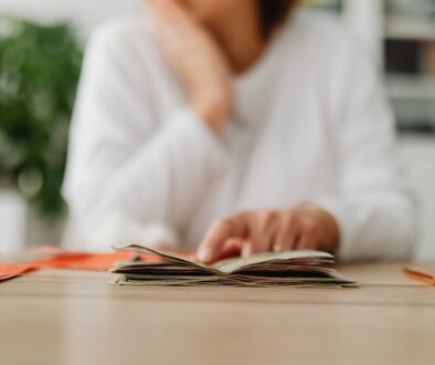 Kde utíká rodinný rozpočet? 5 nenápadných položek, které vás stojí tisíce ročně, a jednoduché tipy, jak začít chytře šetřit