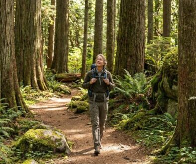 jedna-proch-zka-v-lese-dok-e-sn-it-hladinu-stres-featured