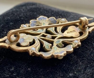 babi-ky-maj-ve-sk-ni-asto-starou-bro-kter-m-featured