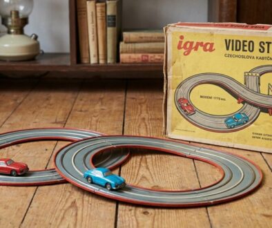 tuhle-plechovou-aut-kovou-dr-hu-z-igry-m-l-doma-k-featured